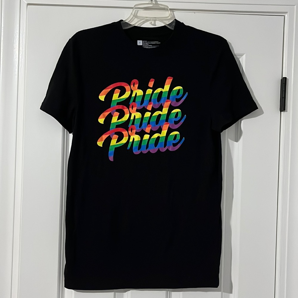 Pride T-Shirt - Picture 1 of 3